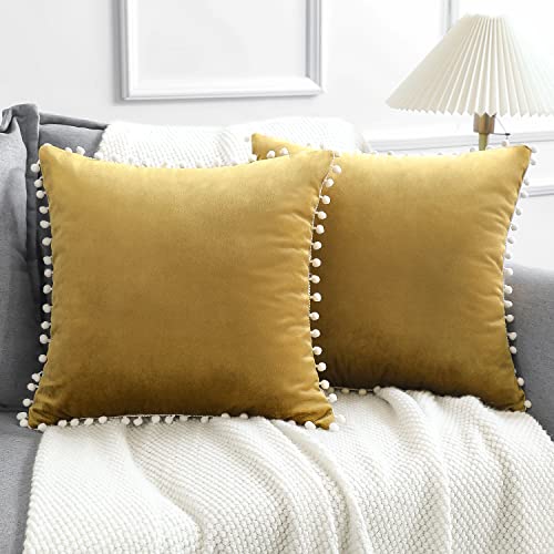 JOTOM Juego de 2 Funda de Cojín de Terciopelo Dorado Funda de Almohada Decorativa Suave Cuadrada para Sofá, Cama, Sala de Estar, Coche, Decoración del Hogar (50X50cm, Dorado con Pompones) Cover