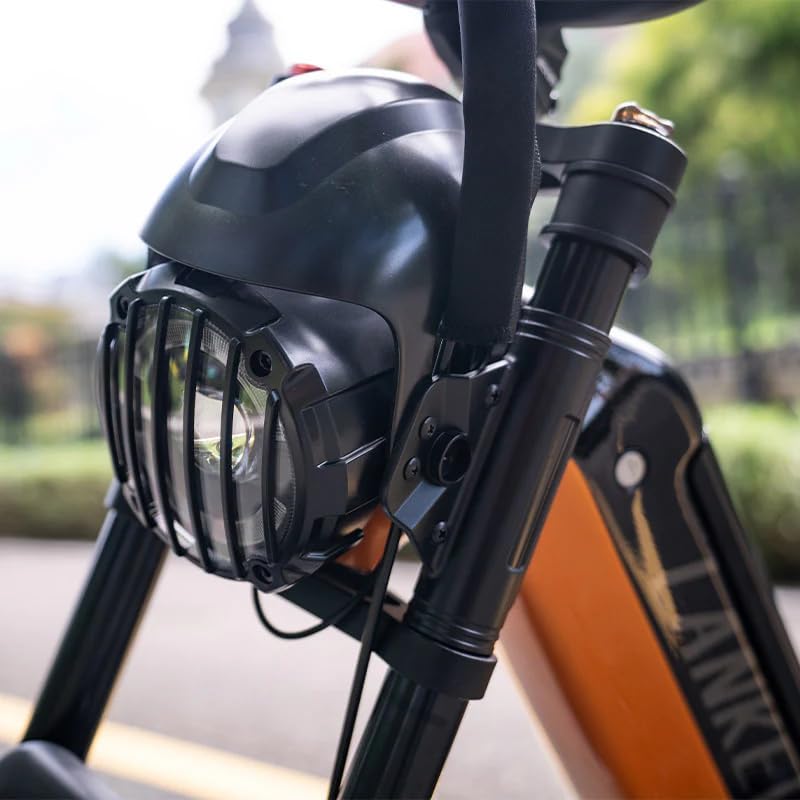 Close-up of LANKELEISI RX800 Plus headlight