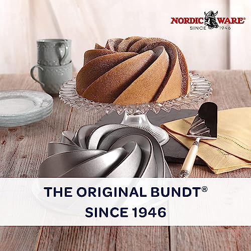 Nordic Ware Platinum Collection Heritage forma de bolo
