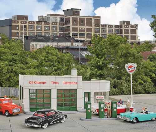 Walthers Cornerstone HO Scale Model Winner's Circle Petrol, (933-3479) Large