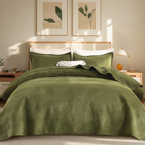 Grassix Velvet Quilt Set King Size, 3 Pieces Lightweight Summer Quilt Bedding Set, Luxury Soft Olive Green Bedspread with 2 Pillow Shams, Breathable Ultrasonic Coverlet for Bed, All Season