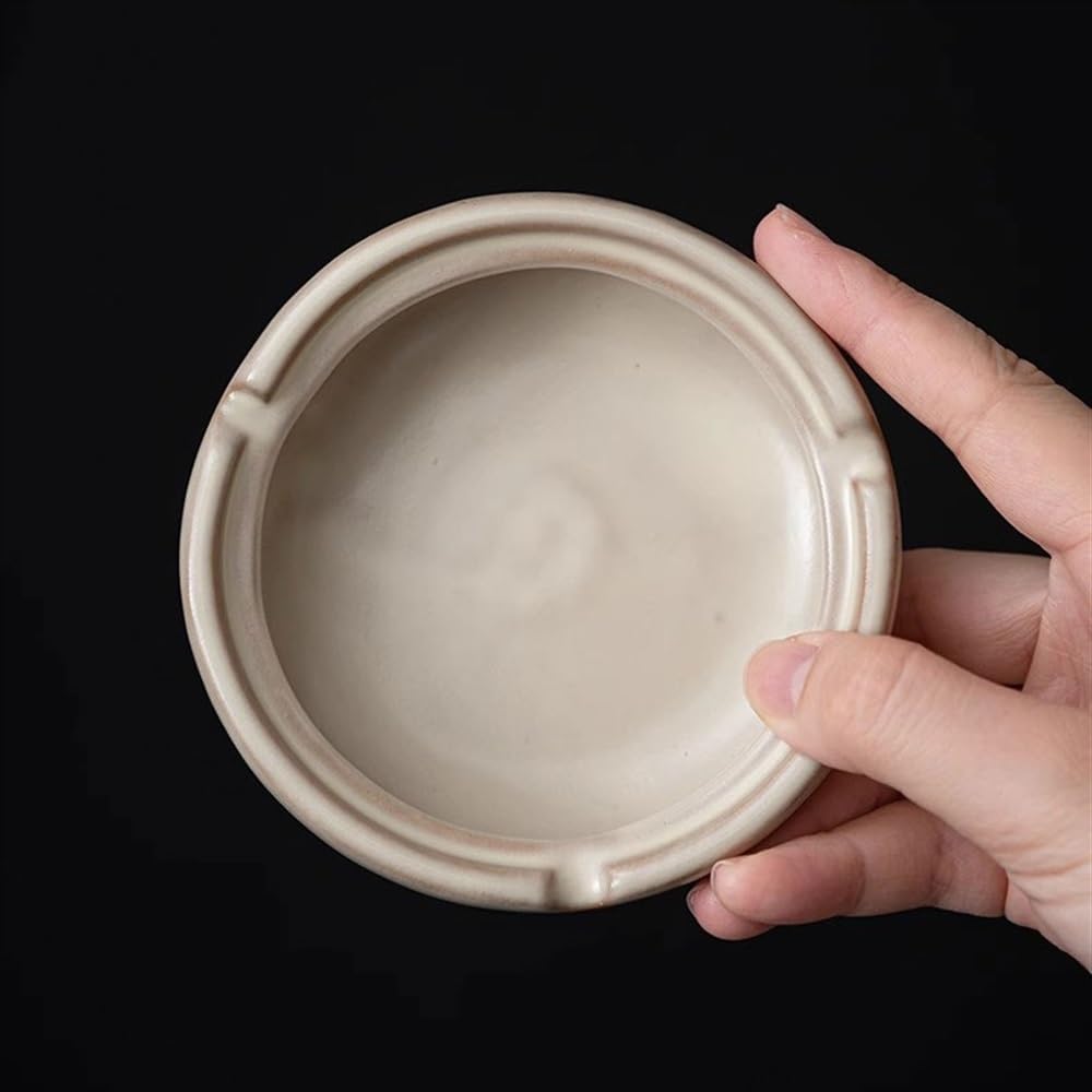 Ashtray Steamed Stuffed Bun Shape Ashtray Ceramic with Lid Ashtray Portable Ashtray for Indoor or Outdoor Office Home Garden Use Ashtrays