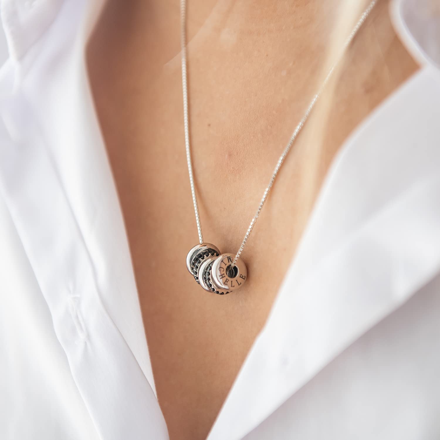 MyNameNecklace MYKA Personalisierte Gravierte Beadkette mit Kristalle aus Sterling Silber 925 - Vergoldet - Schmuck Geschenk fŸr Damen - Mutter - Freundin