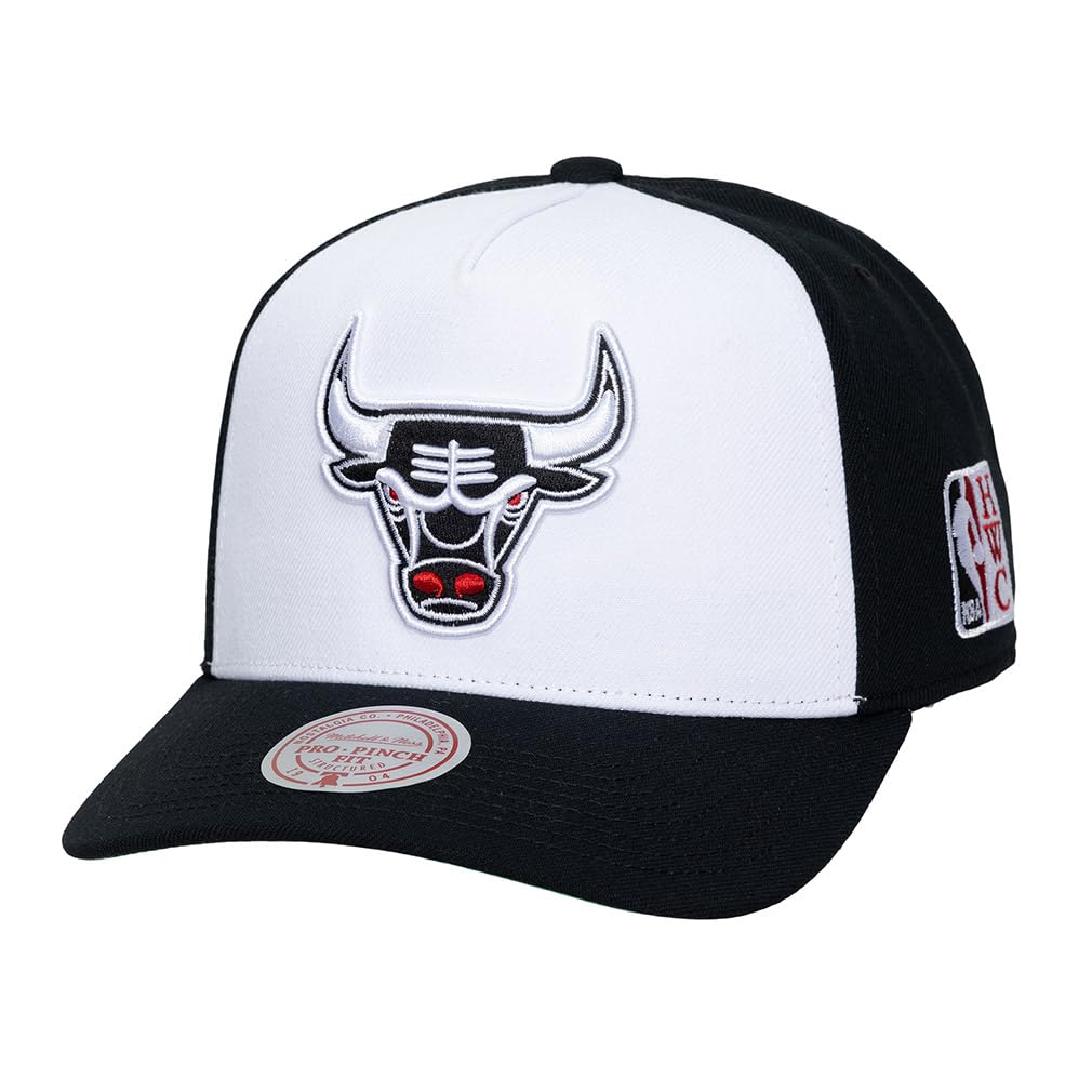 Mitchell & Ness NBA Legendary Away Pro Snapback Cap Chicago Bulls White/Black