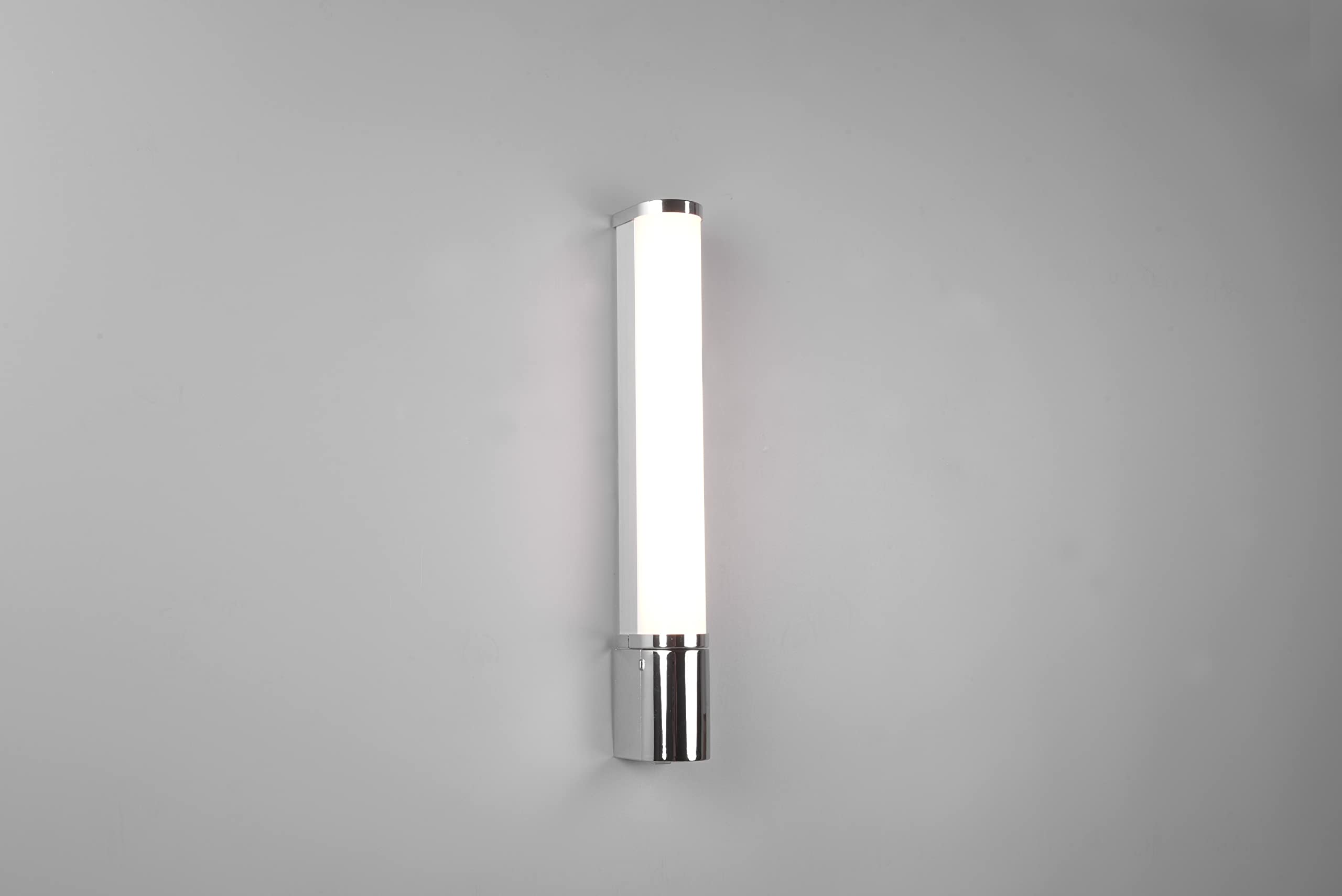 Trio Leuchten Lampada da parete a LED Piera 284074206, in plastica cromata, con LED da 8 Watt, interruttore, presa elettrica