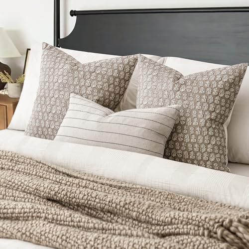 image for Foindtower Set of 2 Decorative Vintage Floral Print Throw Pillow Cover