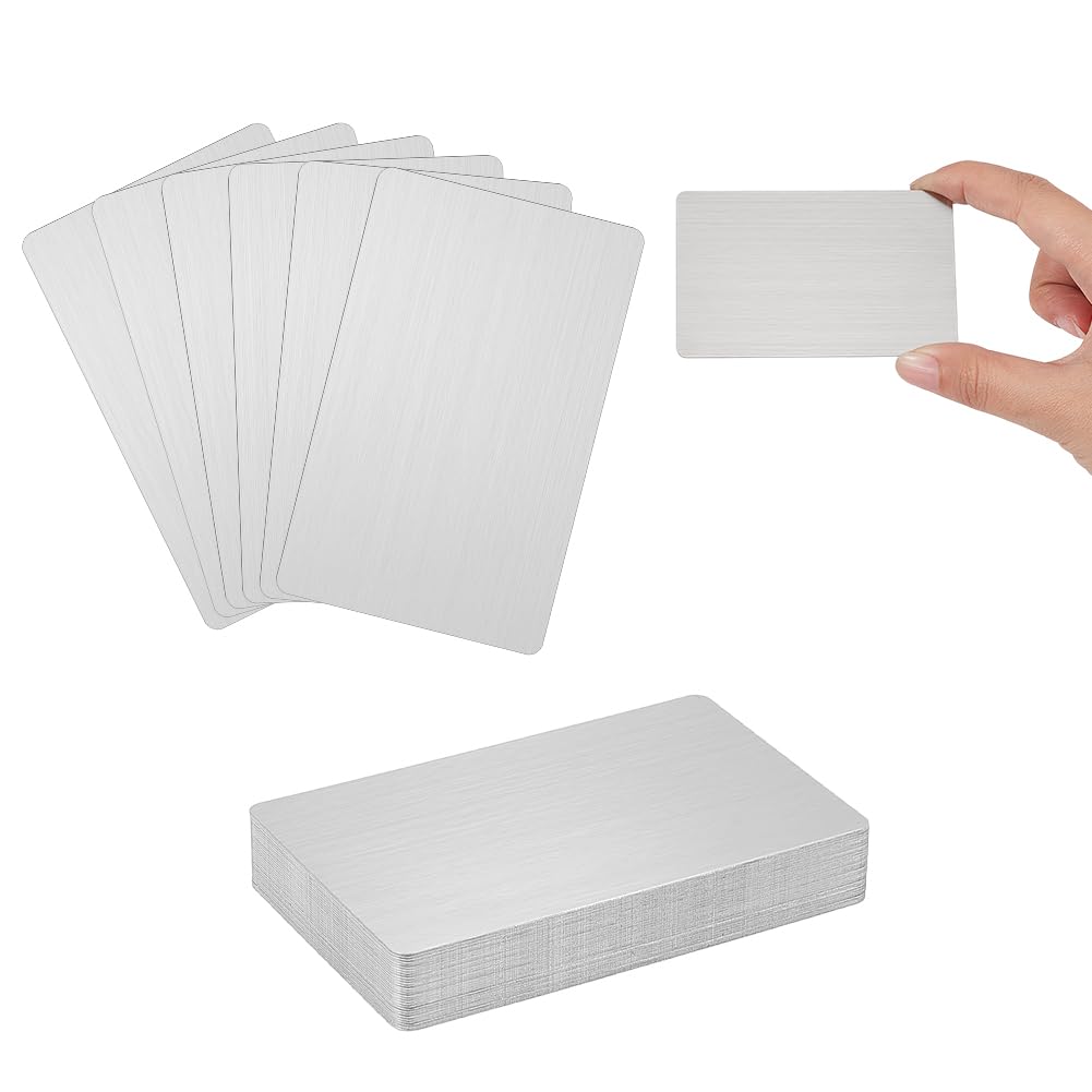 UNICRAFTALE 60 Pezzi Biglietti Da Visita In Metallo Vergini 86x55x0.5mm Piatti In Acciaio Inox Finitura Spazzolata Incisione Sublimazione Piastre Vergini Per Regalo Fai Da Te Casa Ufficio Cliente
