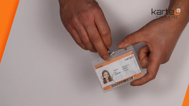 Specialist ID Porte-cartes Horizontal En Plastique Rigide Givré Pour Cartes à Glisser
