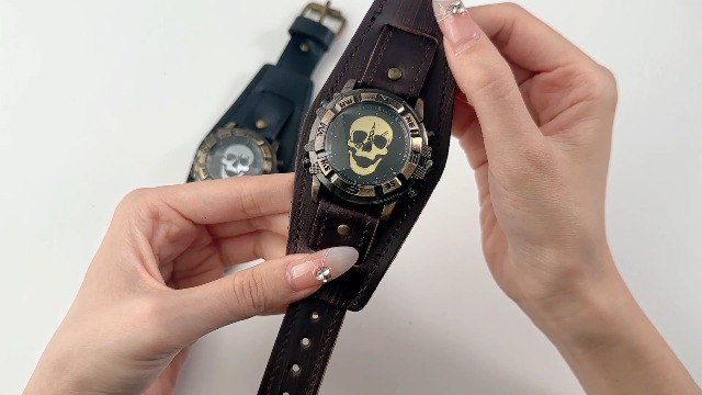 Amazon | メンズ 腕時計 髑髏 アンティーク ブレスレット: ロック