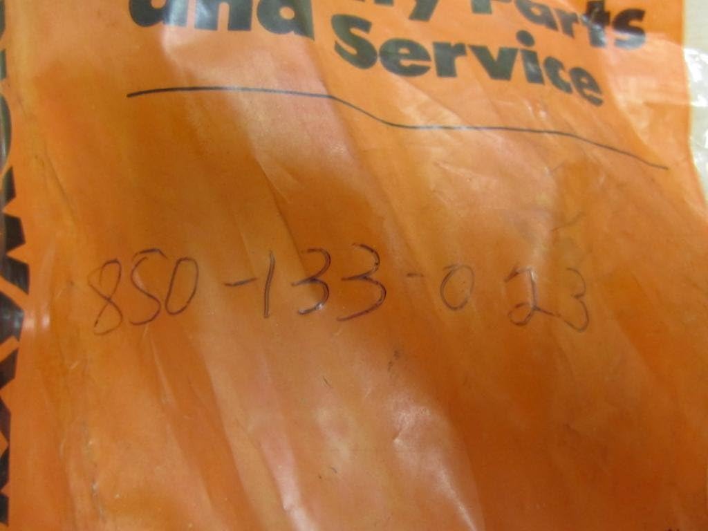 Raymond 850-133-023 Handle