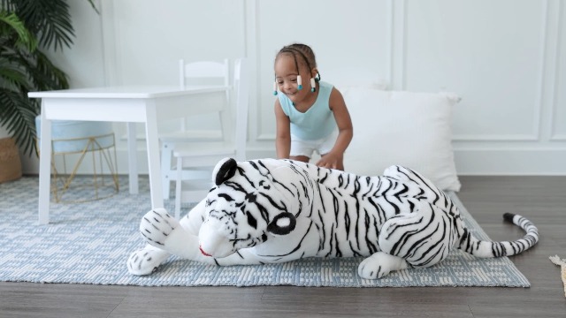 Amazon.com: Melissa & Doug Giant Siberian White Tiger - Lifelike