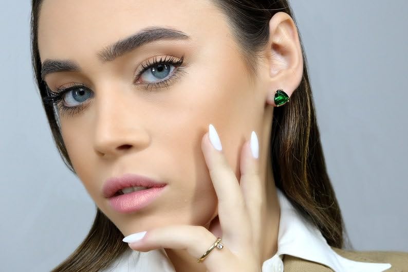 Boucles d'oreilles émeraude naturelle d'exception en argent 925 plaqué or