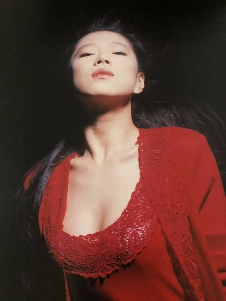 Amazon | 額装品 中森明菜 グラビア セクシー 美乳 貴重写真 A4サイズ