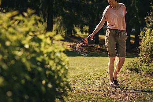 Fiskars Épandeur, Solid, Longueur : 30 cm, Poids : 286 g, Plastique Renforcé de Fibres de Verre, Noir/Orange, 1057076