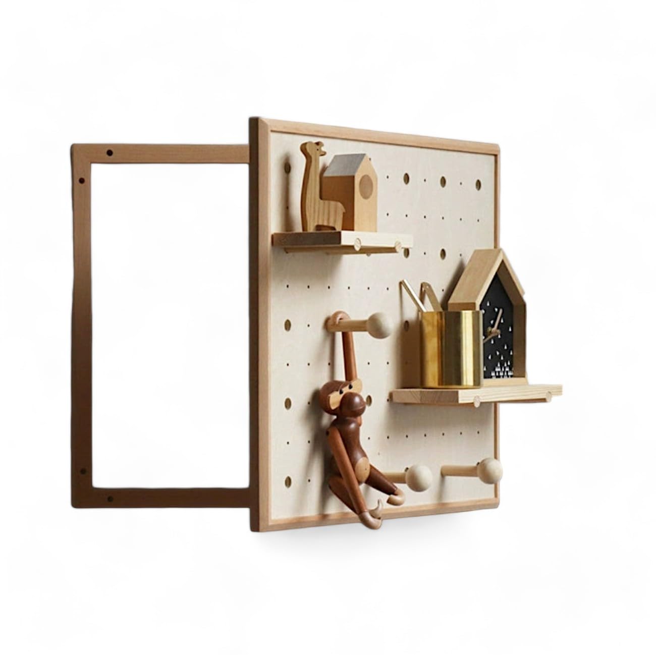 Décoration d'étagère en bois pour créer un coin lecture cocooning