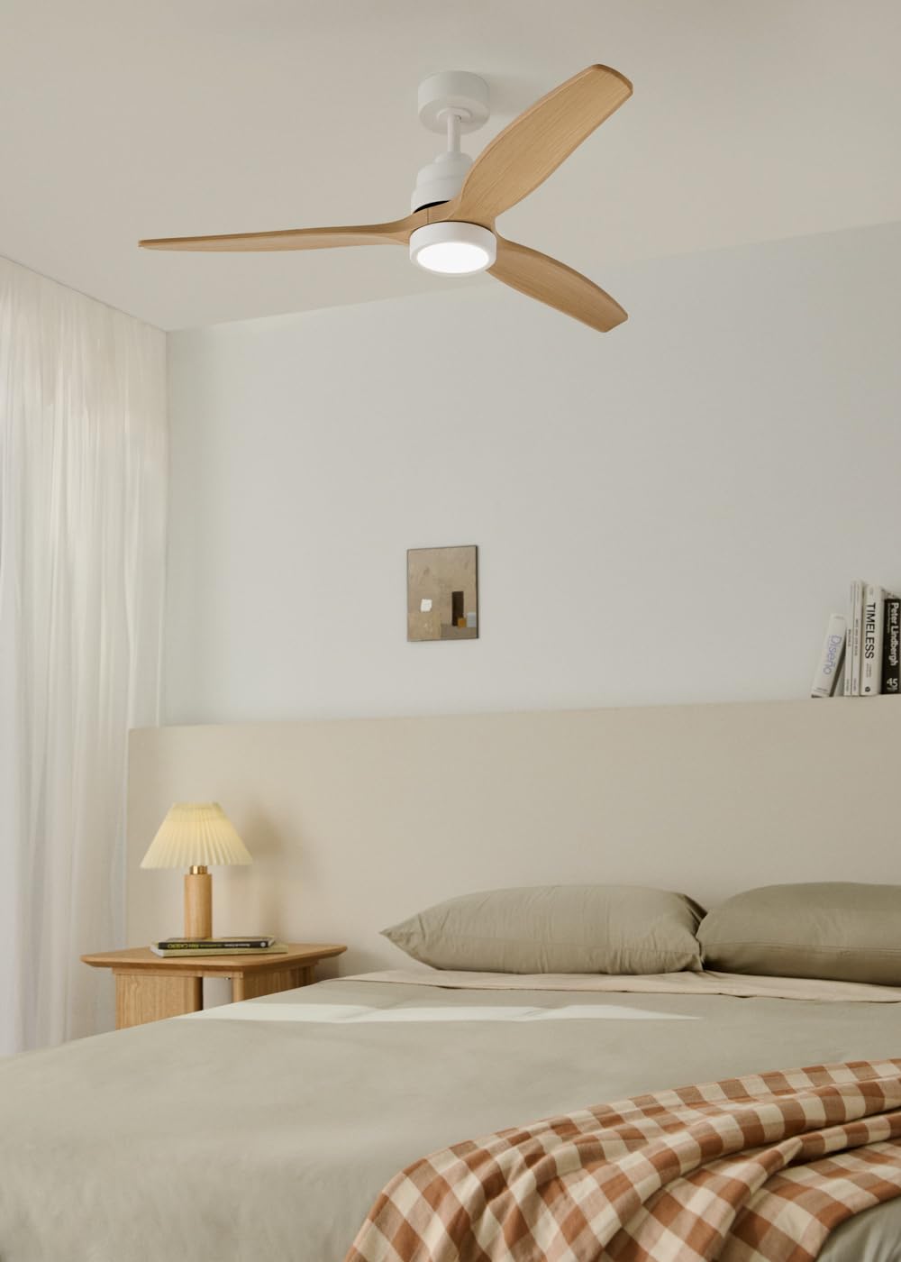 CREATE / WINDSTYLANCE M/Ventilateur de plafond en ABS avec éclairage blanc, pales effet bois naturel, Wi-Fi et télécommande / 40 W, silencieux, Ø 132 cm, 6 vitesses, mode été-hiver, double hauteur