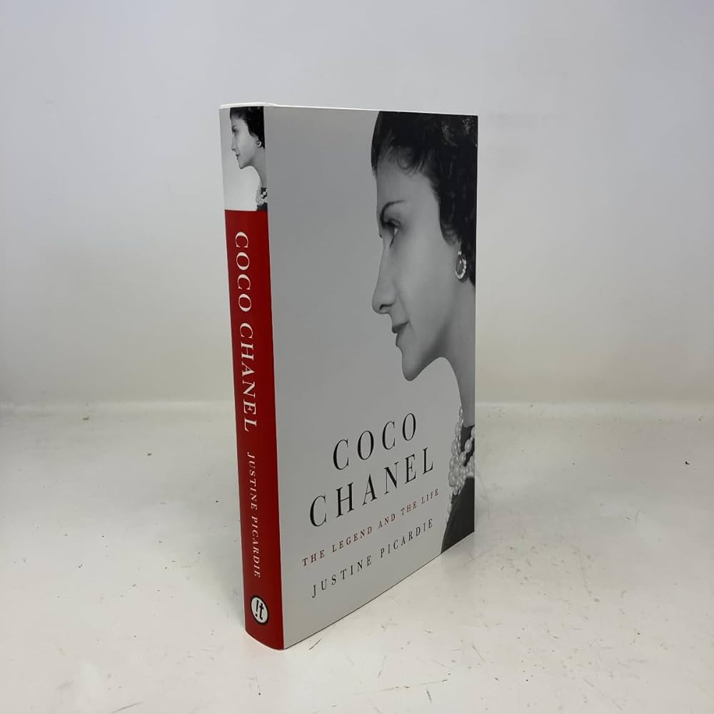 Amazon.com: Coco Chanel: The Legend and the Life: 9780061963858