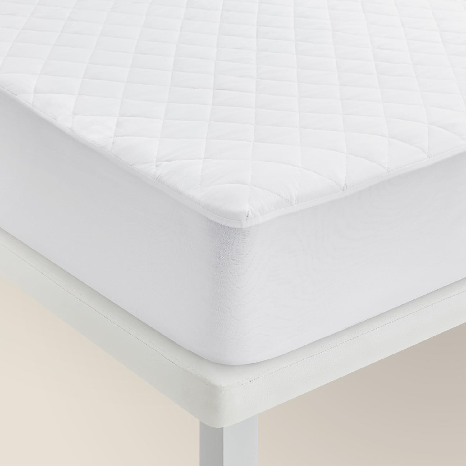 Pikolin Home - Protector de Colchón Acolchado de Microfibra | Tratamiento Dermoprotector de Aloe Vera | 180x190/200cm | Transpirable