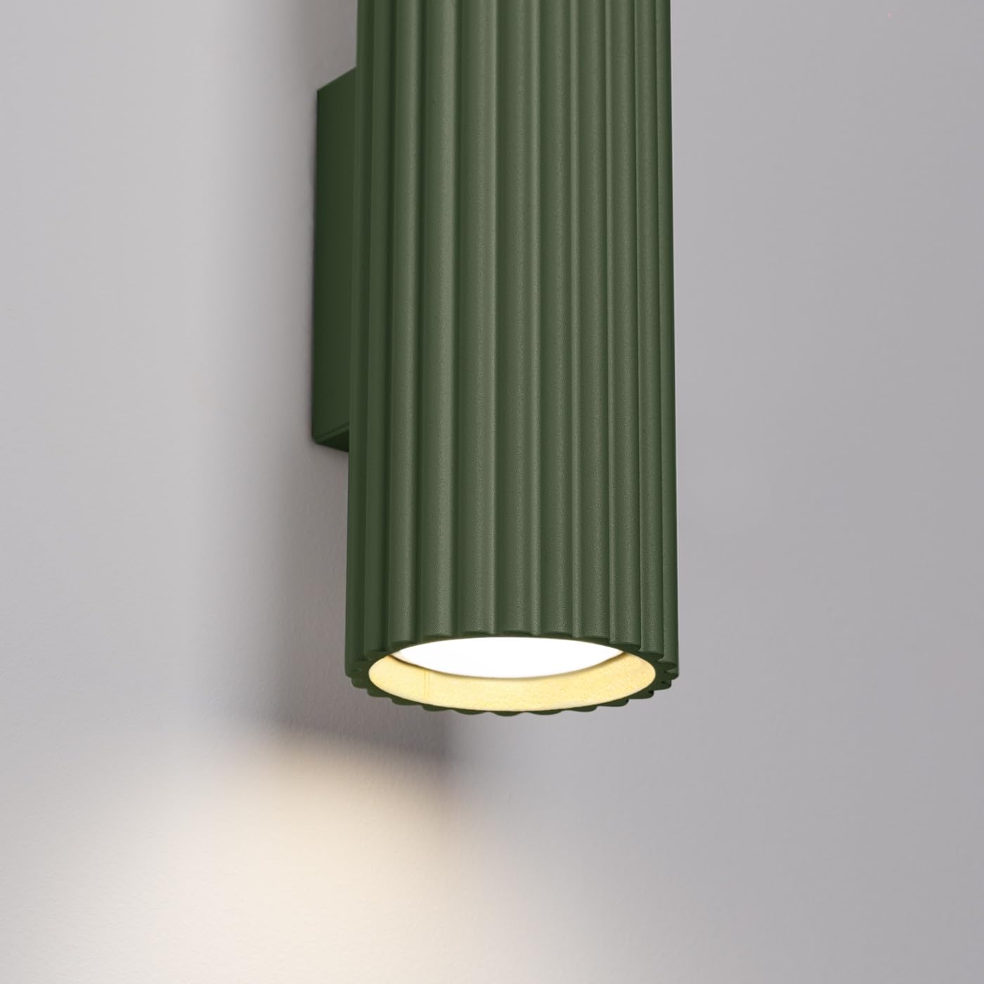 SOLLUX lighting Lámpara de Pared - Aplique Pared Interior - en Aluminio - 1 Pantalla - 6,5 x 8 x 30 cm - Karbon Verde Oliva