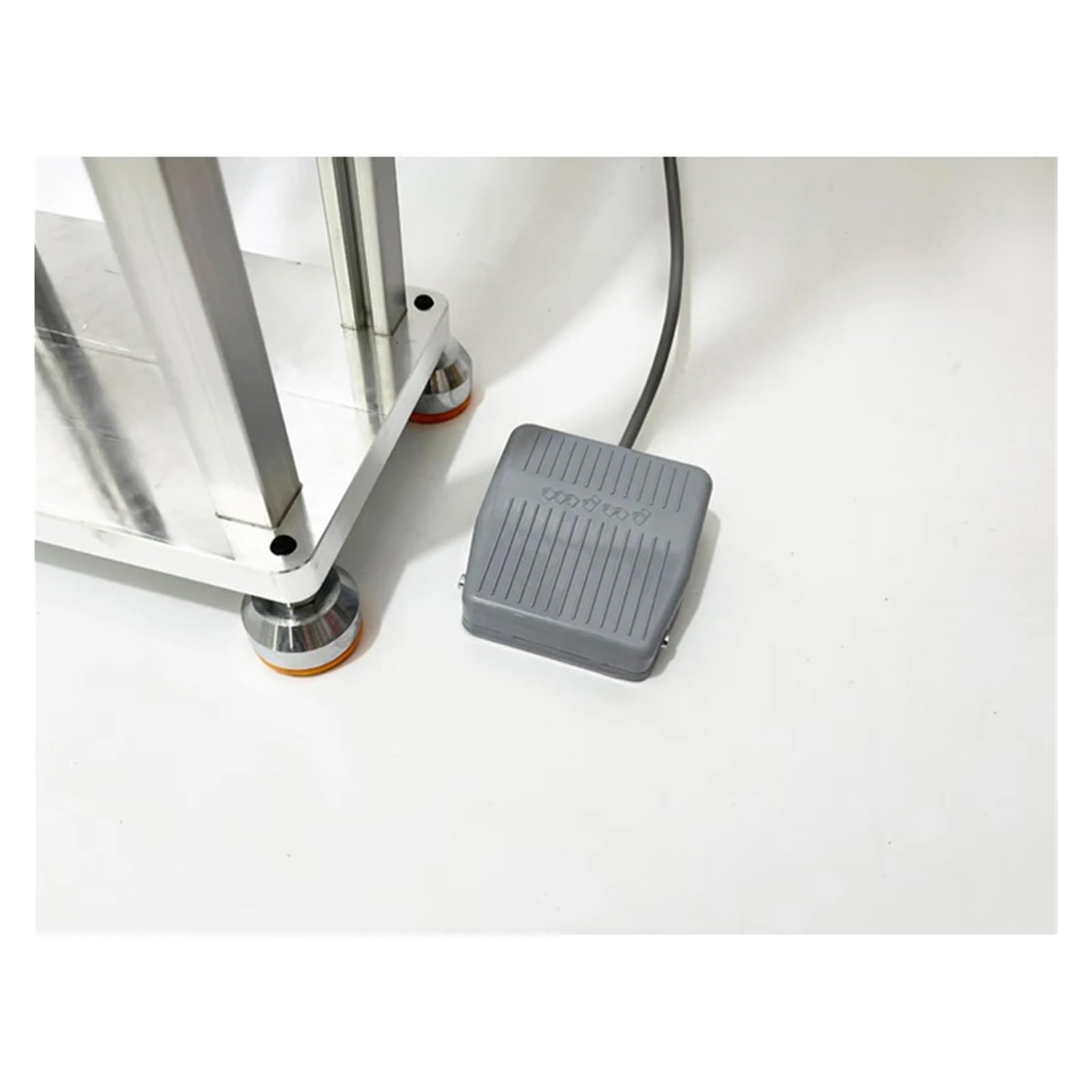 Macchina per stampaggio a iniezione verticale - Iniettore in plastica polimerica da tavolo per ABS da 20 g/30 g/50 g - 220 V/110 V (30 g 110 V)