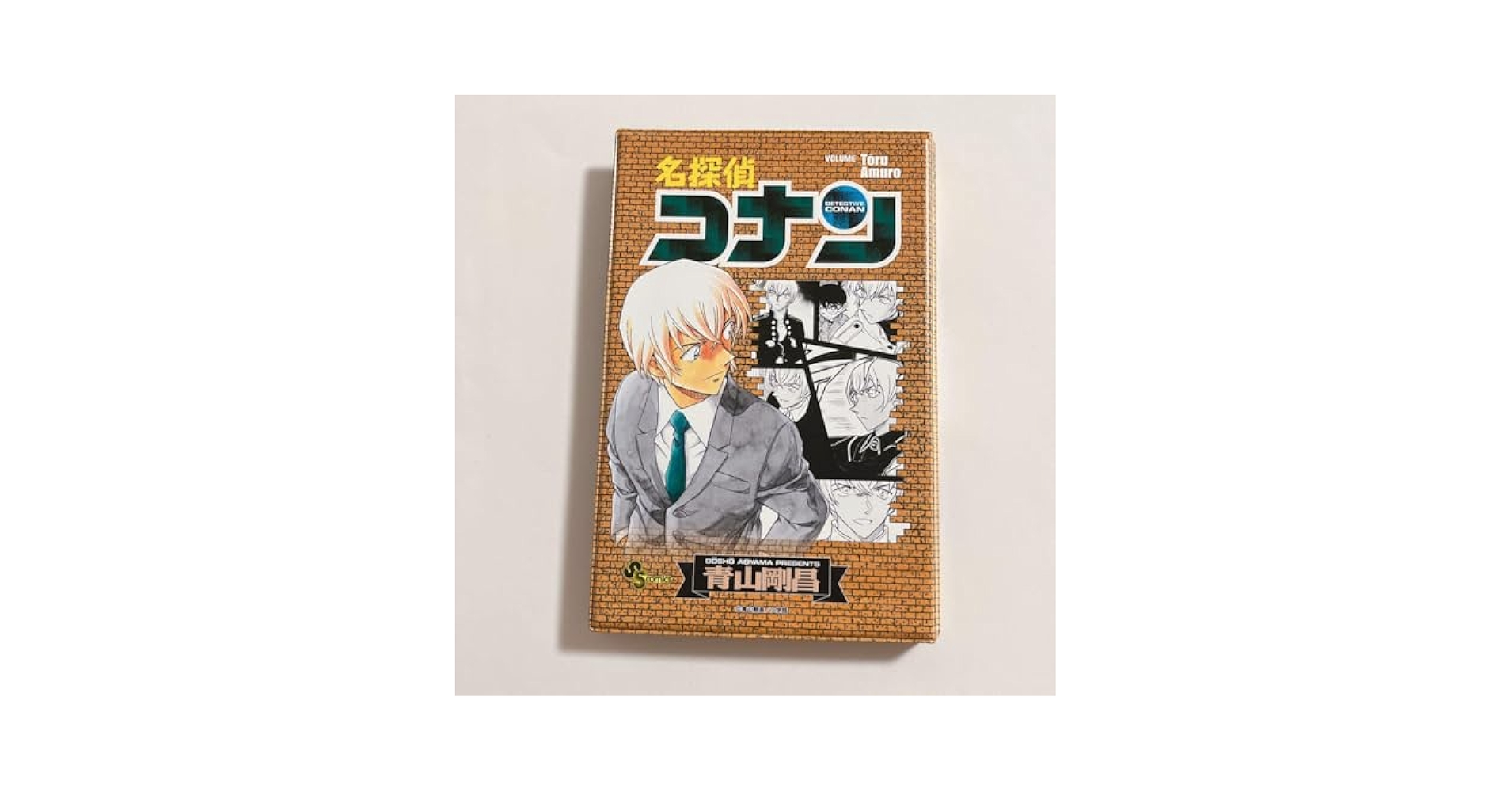 名探偵コナン　読書ver 缶バッジプラス　安室透　降谷零　KADOKAWA Amazon.co.jp: 名探偵 缶バッジブック 原作 小学館 安室透 降谷