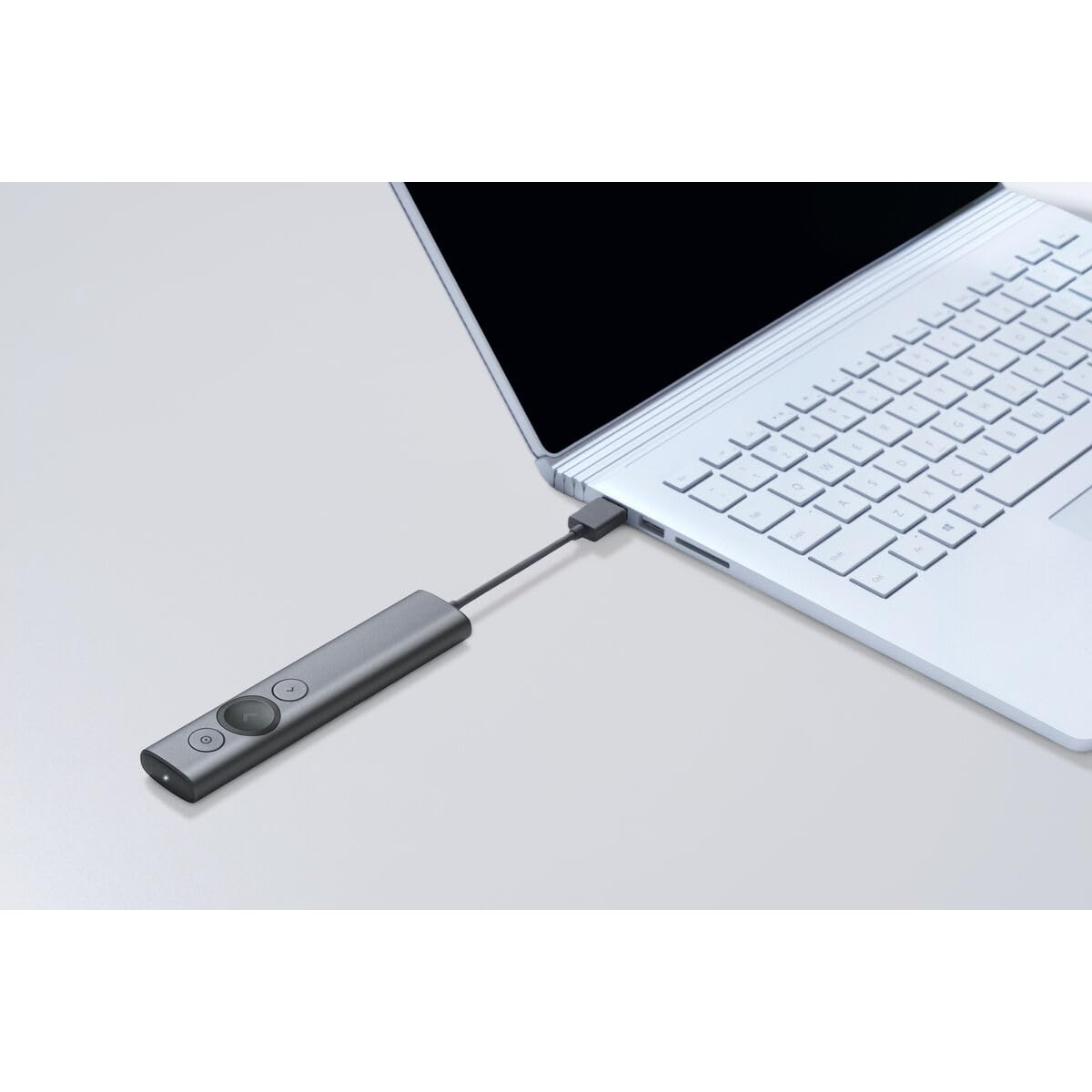 Logitech Spotlight Presenter Evidenziatore Digitale con Bluetooth, Clicker Universale per Presentazioni, Portata di 30 Metri e Ricarica Rapida, Grigio