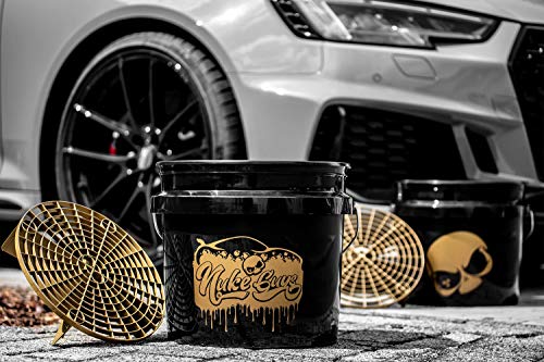 Nuke Guys Golden Bucket Limited Set, GritGuard-wasemmer, 3,5 gallons en GritGuard-emmerinzetstuk in goud, autowasemmer met vuilzeef voor zachte autowas/motorwas - Image 3