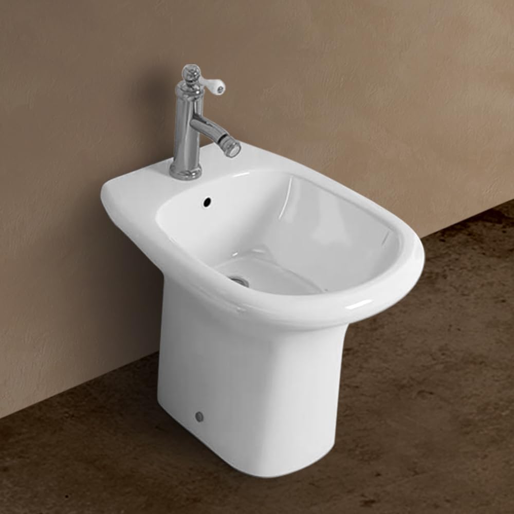 Set sanitari tradizionali serie Orient, wc con brida e scarico a pavimento, sedile incluso modello avvolgente