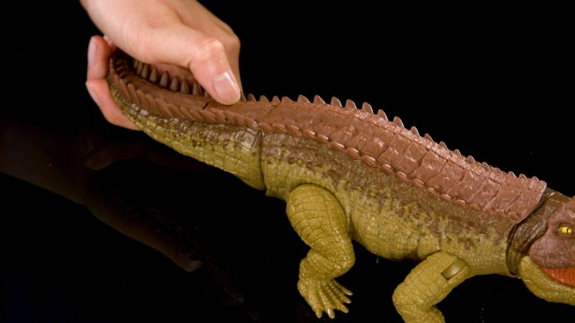 Mattel Jurassic World Massive Biters Sarcosuchus Dinosaur Action Figure Toy, Posable Large Species, Strike & Chomp Motion - Image 8