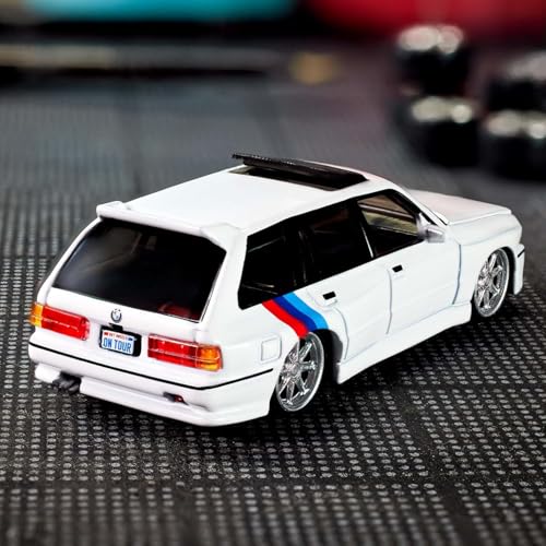 Hot Wheels 1990 BMW 318i Touring 1:64 miniatura 4