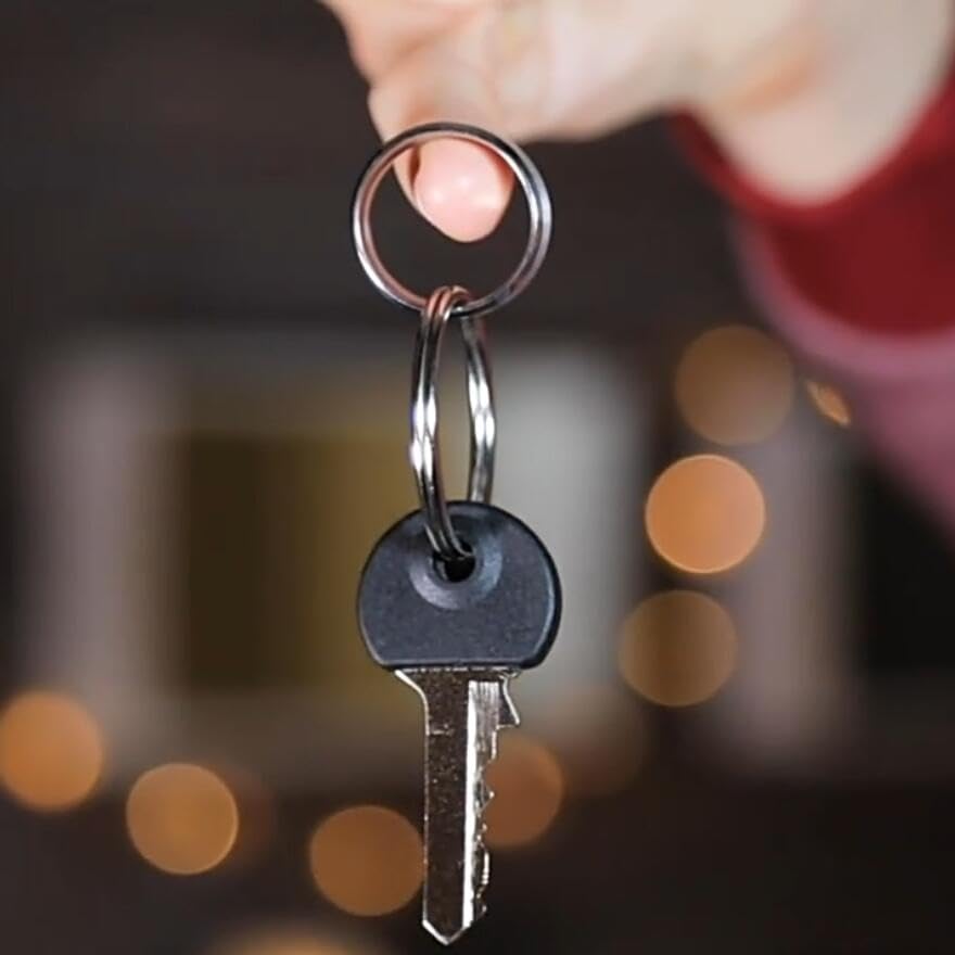 MOMOMAGE Flite Magic Tricks Borrowed Ring to Keychain Magic for Magicians Close up Street Illusions Gimmicks Mentalism Props