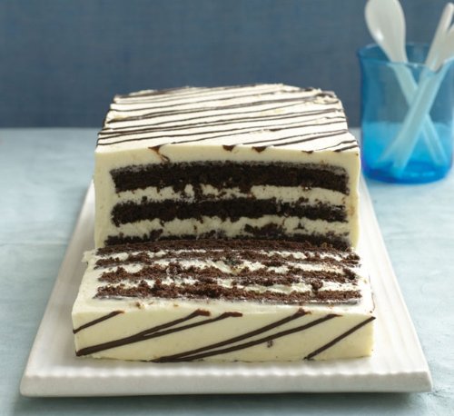 { CHOCOLATE CAKES: 50 GREAT CAKES FOR EVERY OCCASION - GREENLIGHT } By Klivans, Elinor ( Author ) [ Mar - 2010 ] [ Hardcover ]