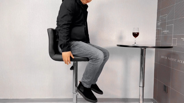 Juego de 2 Butacos Altos para Barra BestOffice, Modernos, Giratorios, Ajustables en Altura, Tapizados en Cuero Sintético PU, para Cocina y Comedor miniatura 7