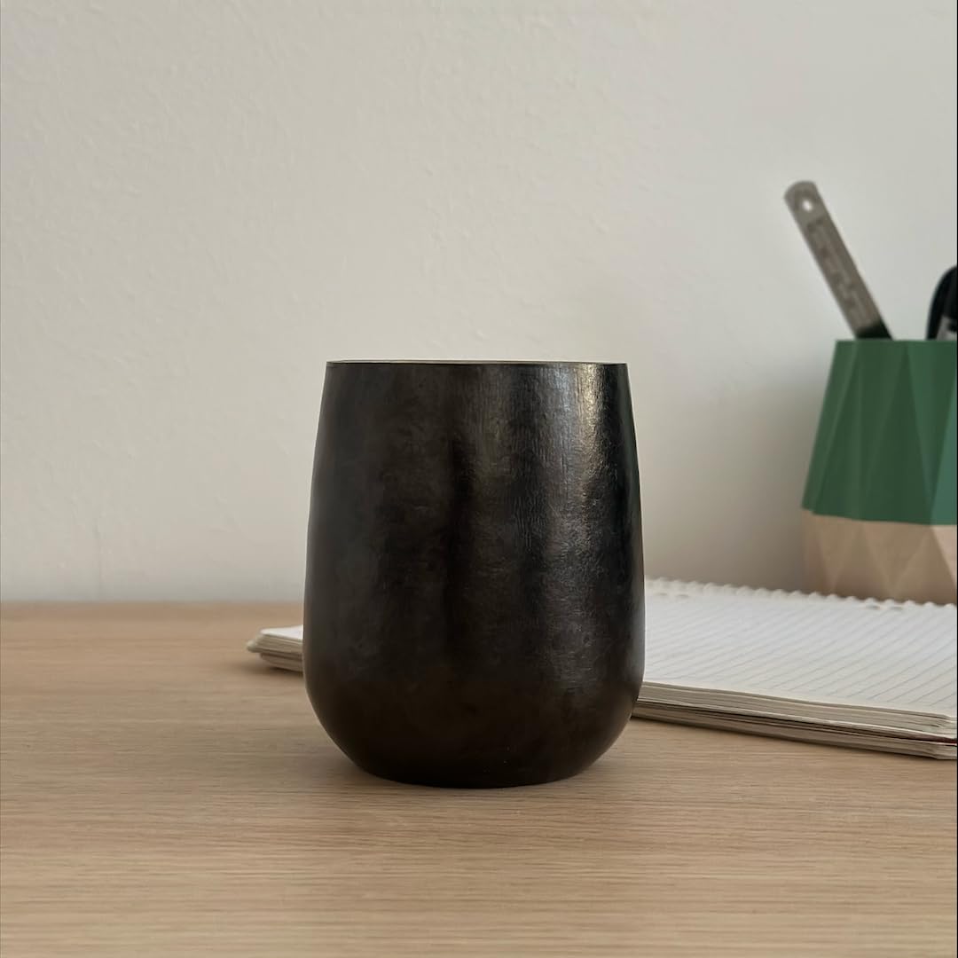 IKKO Titanbecher 240ml (Schwarz) – Hochwertiger Doppelwandiger Trinkbecher | Reines Titan, Geschmacksneutral, Zeitloses Design | Für Kaffee, Tee, Cocktails & den täglichen Gebrauch