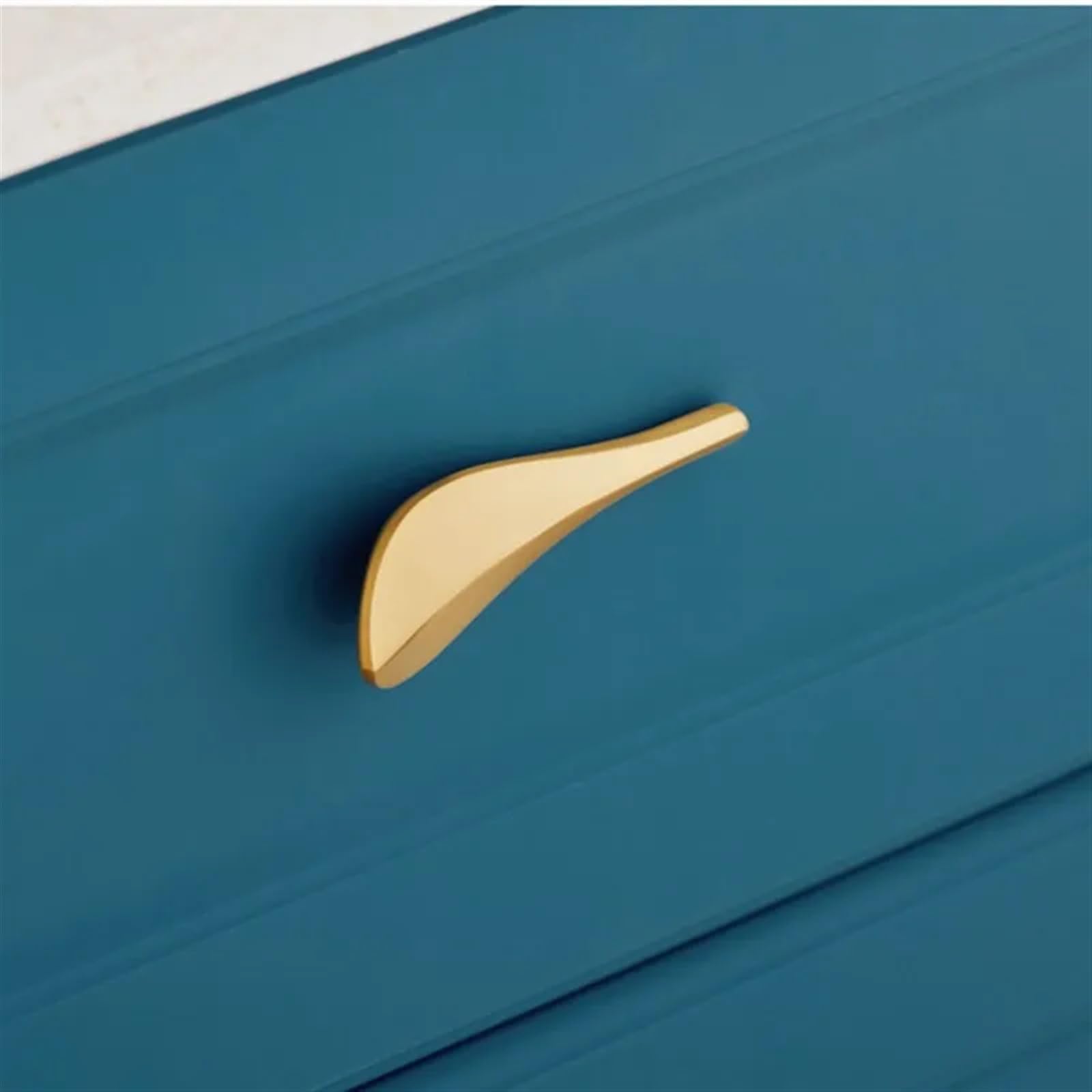 Poignées de porte d'armoire en feuille : l'élégance du luxe noir pour meuble