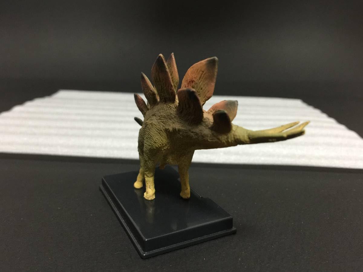 Amazon | 原色大恐竜図鑑 ステゴサウルス フィギュア 立体カプセル百科