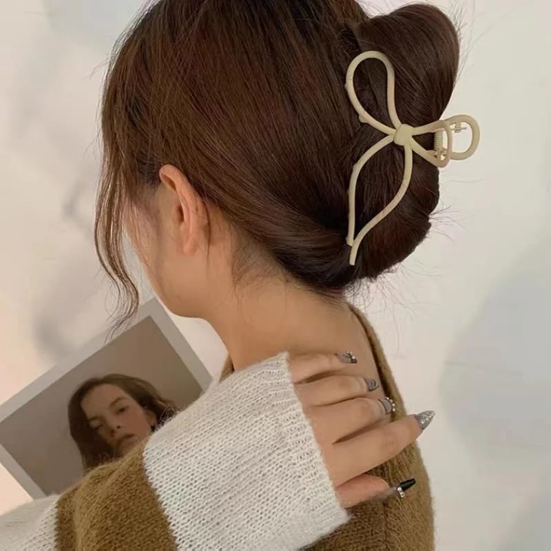 Image of Modern Beige Hair Clutcher For Women | Stylish Hair Claws For Girls | Trendy Alloy Metal Clips | Premium & Fashionable Girls Hairs Accessories | Suitable In Various Occasions (Pack Of 1)