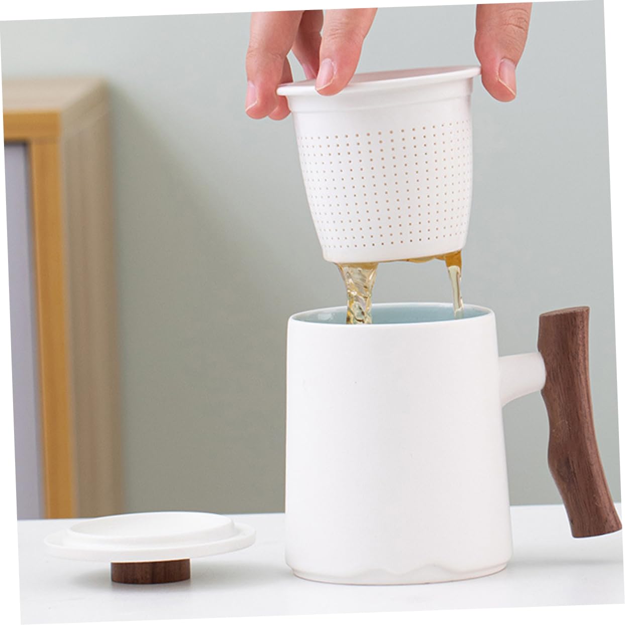 Mug avec Passoire à Thé 360ml en Céramique avec Poignée Bois Blanc