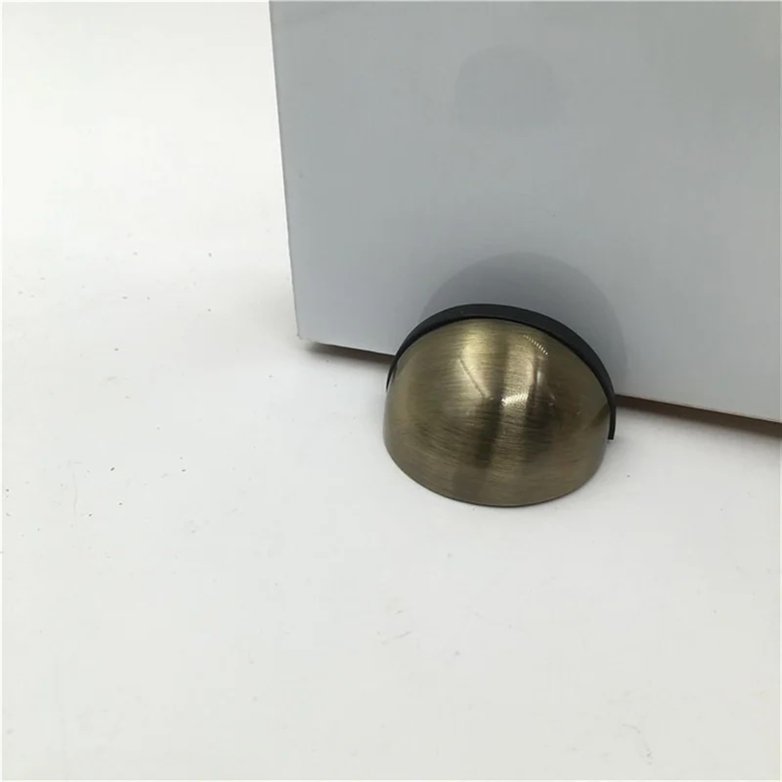 Butée de porte magnétique sans perçage pour un salon silencieux et des murs protégés de la cuisine