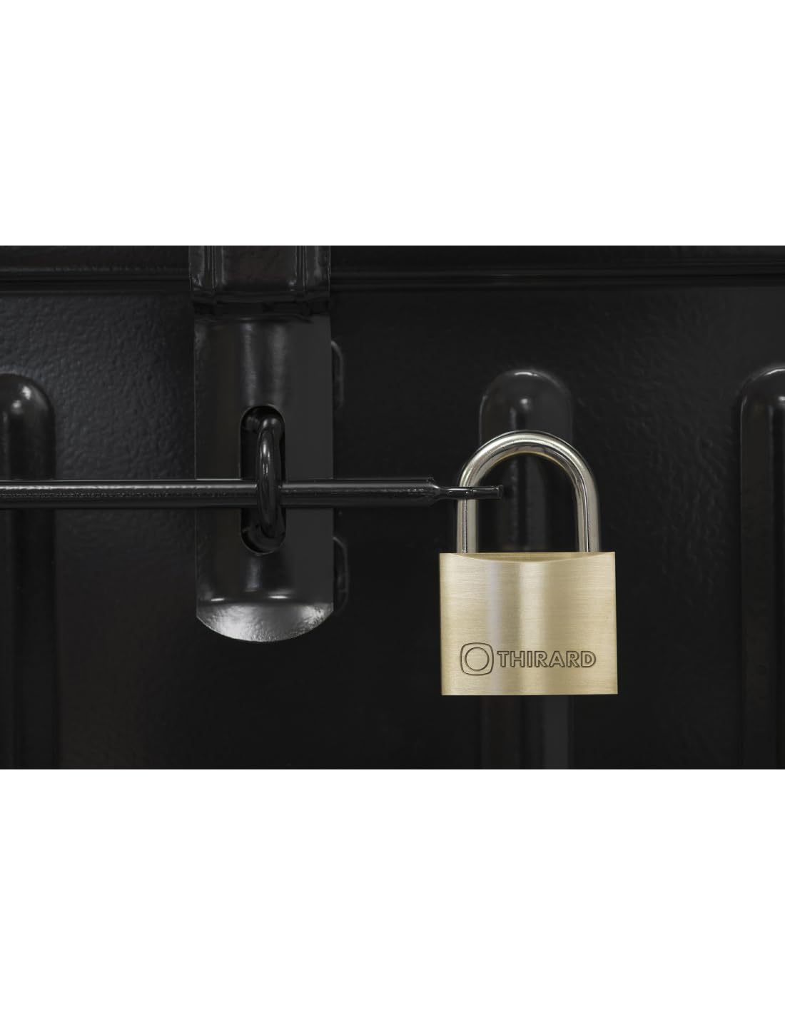 Type 1 Padlock with Shackle, 50 mm, Golden for Indoor Use, Double Pin Lock, Brass Body and 2 Steel Keys - Image 3