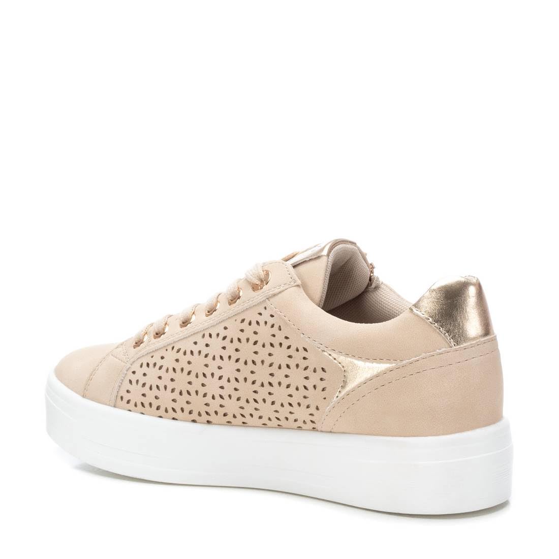 XTI - Sneakers Kobiety - Wygodne i wszechstronne obuwie – moda casualowa