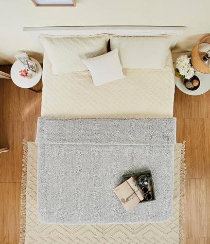 Image of amazon basics Polyester Double Bed Sherpa Blanket (270 GSM) | Single Layer (Black)
