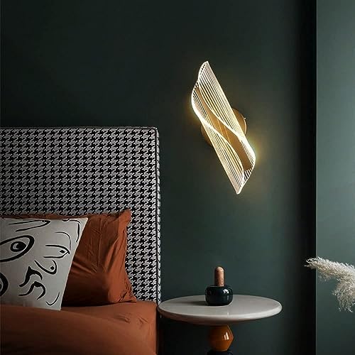 Aplique de pared de hierro con acabado dorado sofisticado para comedor moderno 3