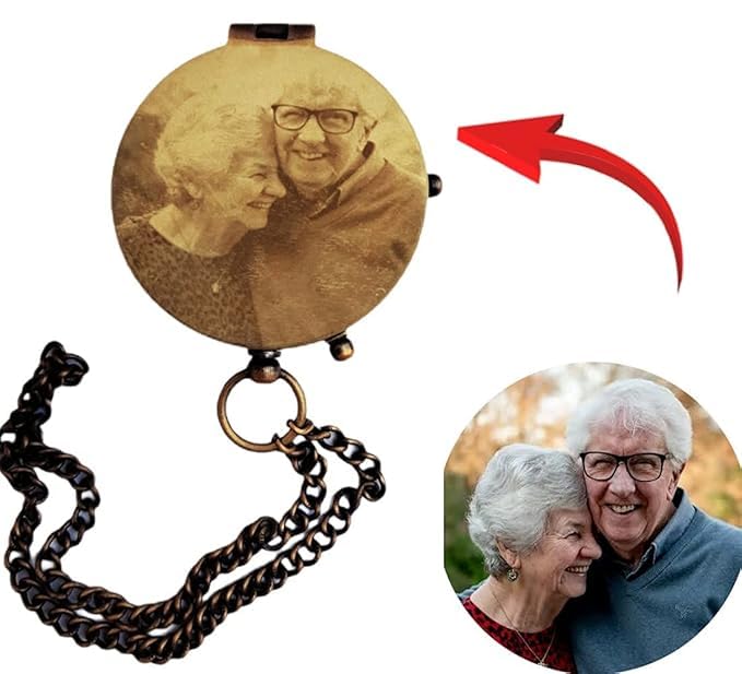 Brújula Personalizada de Bolsillo de Latón Grabada con Foto para Hombre con Estuche de Cuero y Caja de Madera – Regalo para Esposo, Papá, Hijo o Novio miniatura 2