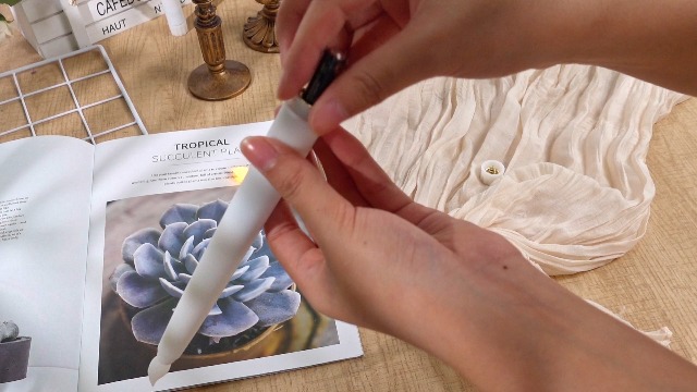 Image of Tuanse 40 Pcs Flameless Taper Candles LED Battery Operated 12.8 inch 10.8 inch 9.7 inch 8.5 inch Fake Waxy Candle Flickering Taper Candlestick for Church Wedding Halloween Christmas Party Decor, No Battery(White)