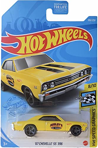 Hot Wheels 67 Chevelle SS 396, escala 1:64, amarillo miniatura 1