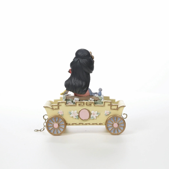 Amazon.com: Precious Moments Disney Showcase Collection, Age 9