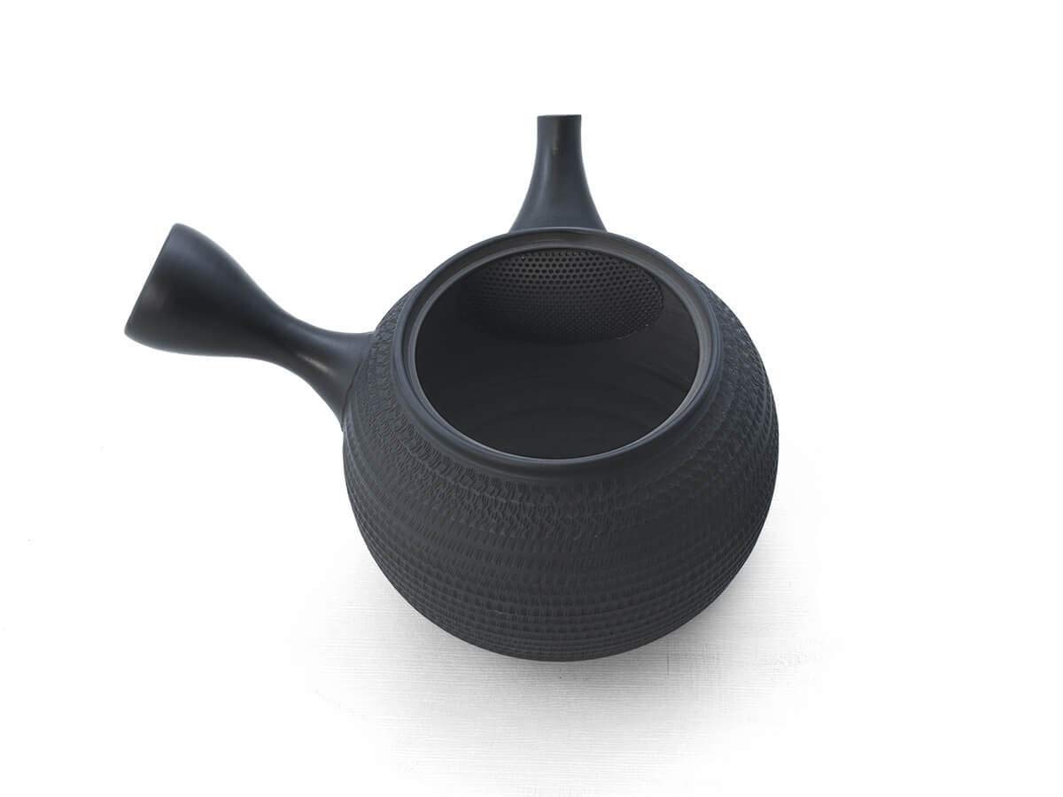 Japanische Teekanne Grüner Tee, Keramik Kyusu Tokoname Japan. Schwarz. Integriertes Tee-Sieb, nicht glasiert