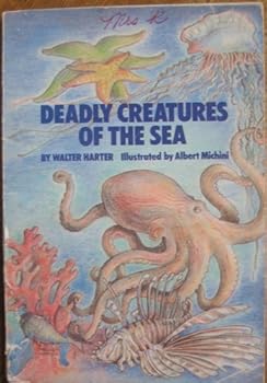Paperback Deadly creatures of the sea Book