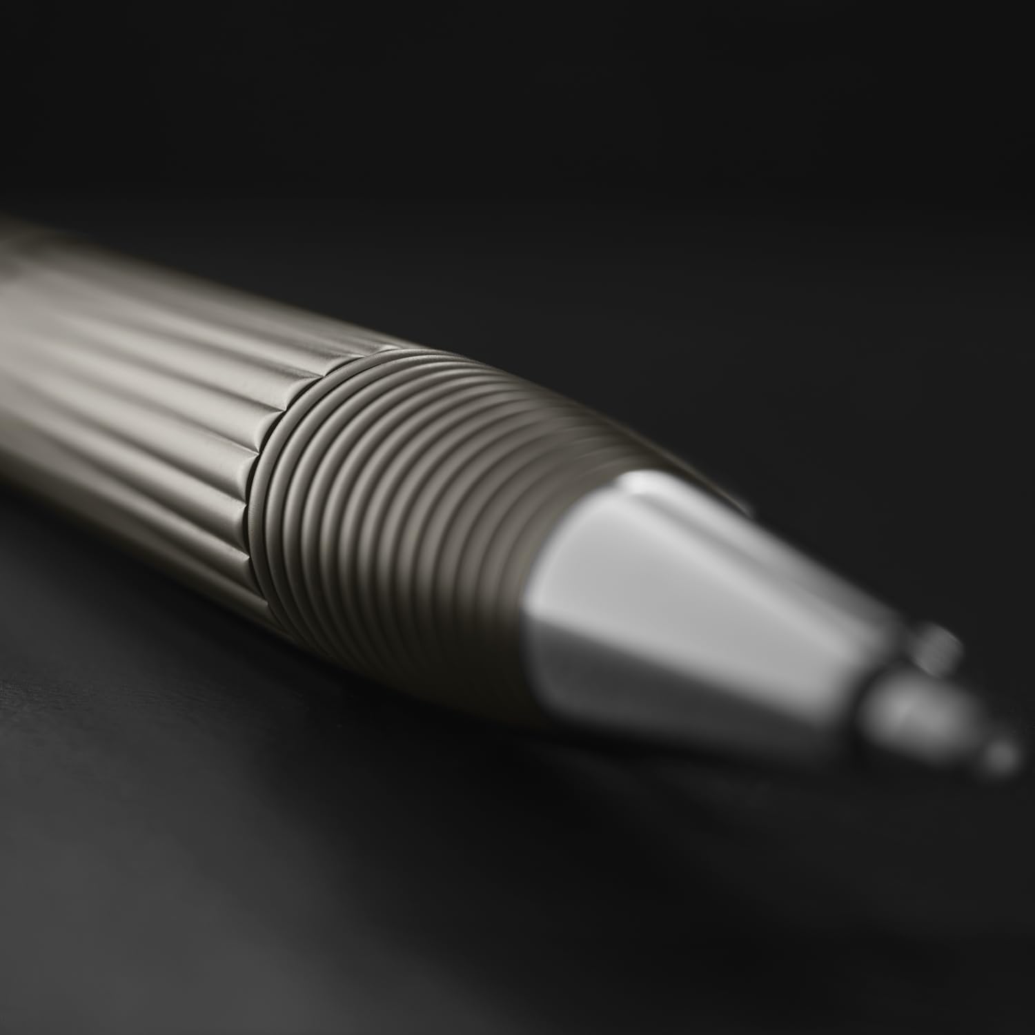 Lamy 1227956 - Penna a sfera con meccanismo a pressione M 16 M 293 imporium, rivestimento in titanio e platino, colore: argento